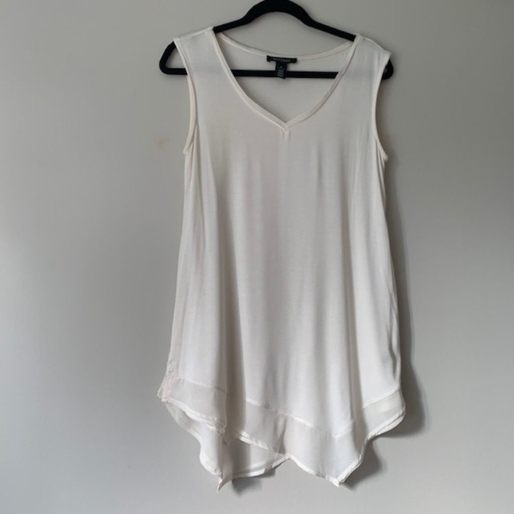 White House Black Market White sleeveless blouse M